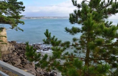 Plougonvelin House | Small house for 2 persons with panoramic sea views in Plougonvelin