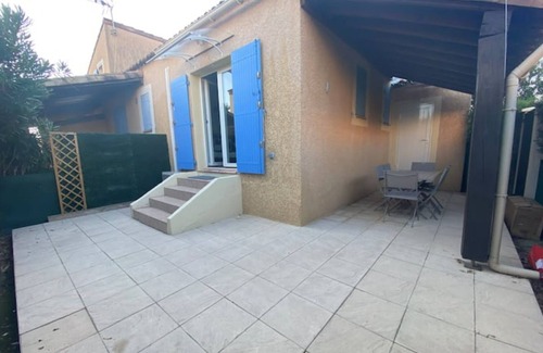 Eyguieres House | Small house in Provence with swimming pool