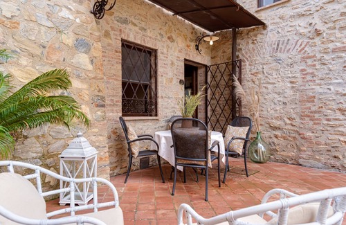 Casole d'Elsa House | Small house with panoramic swimming pool, terrace and wi fi