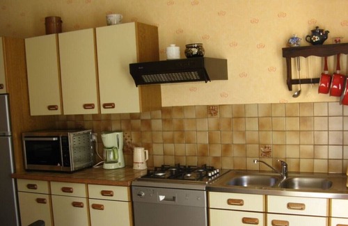 Plomodiern House | Small quiet house with private garden, very well equipped, classified 3 ***