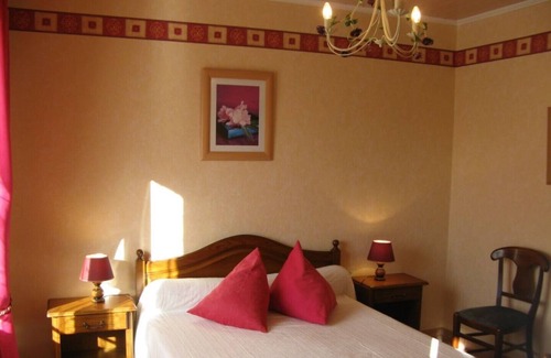 Plomodiern House | Small quiet house with private garden, very well equipped