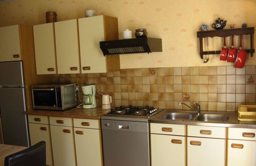 Plomodiern House | Small quiet house with private garden, very well equipped