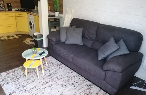 Biganos House | Small semi-detached house