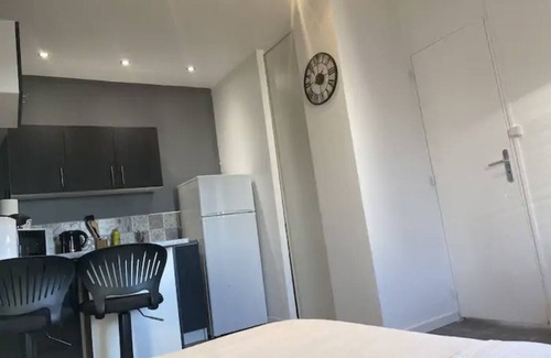 Brignoles Apartment | Small, simple and effective Studio