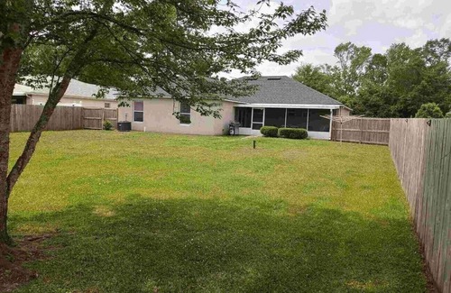 MacClenny House | Small Town Living; Dining, Shopping, Kayaking, Rivers, Lakes, Nursing Home