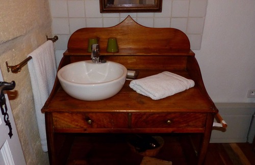 Calvisson Apartment | "Smart Living" independent apartment in historic house