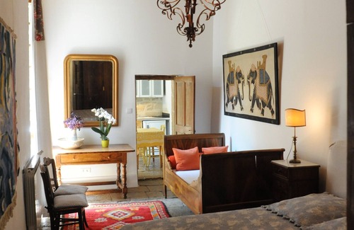 Calvisson Apartment | "Smart Living" independent apartment in historic house