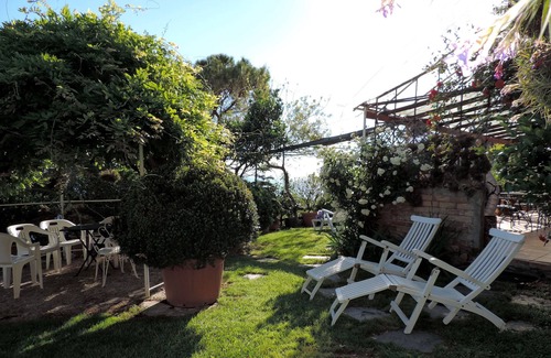 Pieve Ligure Apartment | Smart Studio for 4 people, facing the sea with garden, terrace and pool!