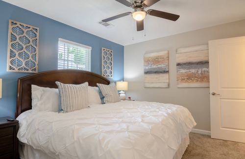 Arcadia Apartment | ✬Smart TV✬W/D✬FREE Parking✬20min→Airport✬Fast Wifi