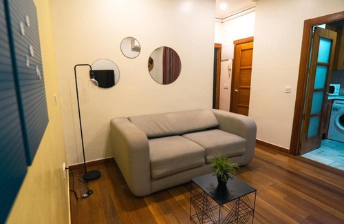 Embajadores Apartment | Smartr Madrid La Latina