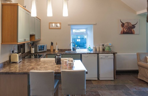 Blairgowrie Cottage | Smiddy Cottage - a cottage that sleeps 4 guests in 2 bedrooms