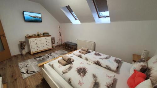 Sibiu Apartment | Smiley Flowers