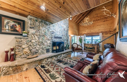Ruidoso Cabin | Smokey's Retreat: 'Hibernate in comfort' luxury mountain cabin! Pet Friendly!