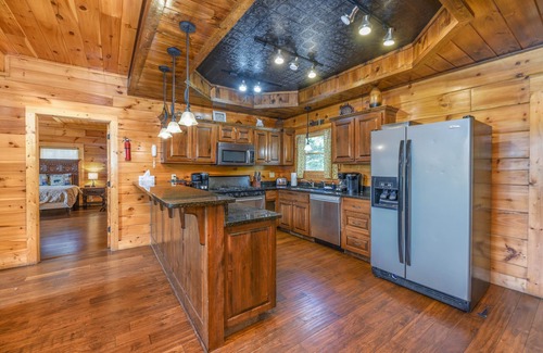 Pigeon Forge Cabin | SmokyStays 6 Bedroom Cabin