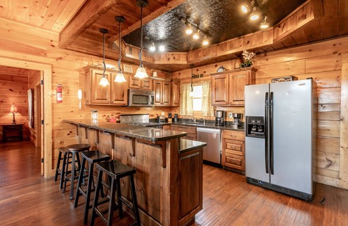 Pigeon Forge Cabin | SmokyStays 6 Bedroom Cabin