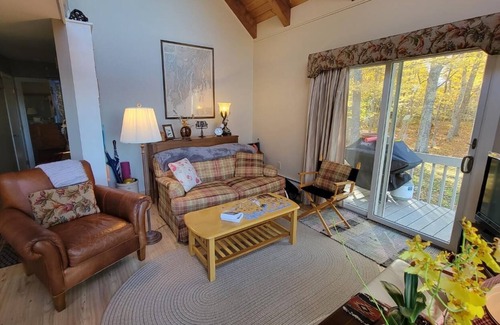East Boothbay House | SMUGGLER`S COVE LOOKOUT | 2 Bed, 2 Bath