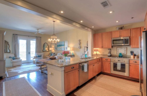 Santa Rosa Beach Condo | Smurf Mountain by AvantStay | Private Beach + Pool | RedFish Village