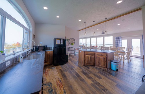 Fish Haven House | Snooty Goose Ranch House - Sleeps up to 18