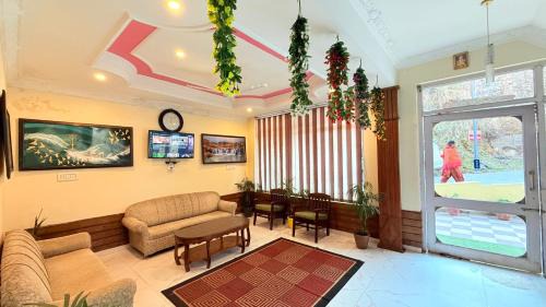 Dharamshala Apartment | Snow Crest Inn A Pure Veg Hotel- Natural landscape Mountain View