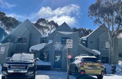 Dinner Plain Apartment | Snow Gums 16