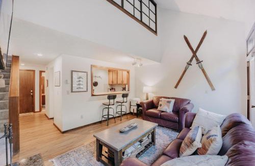 Glacier Apartment | Snowater Condo 55 - Wood Stove - Wi-Fi - W-D