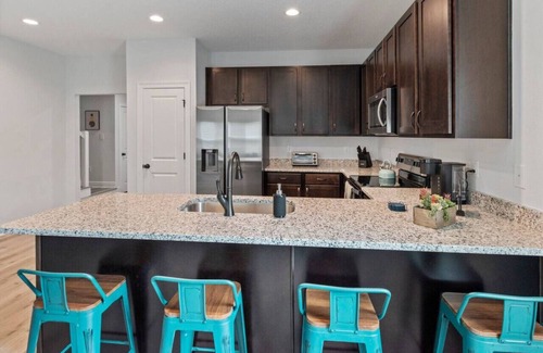 Navarre Villa | *Snowbird Rates* Pool, Paddle Boards & BBQ Grill