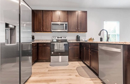 Navarre Villa | *Snowbird Rates* Pool, Paddle Boards & BBQ Grill