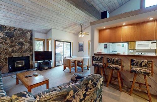 Mammoth Lakes House | Snowcreek Resort Vacation Rentals 252 Snowcreek Road