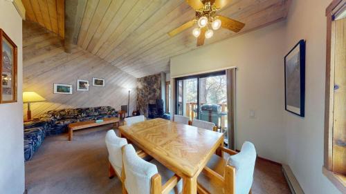 Mammoth Lakes House | Snowcreek Resort Vacation Rentals 252 Snowcreek Road
