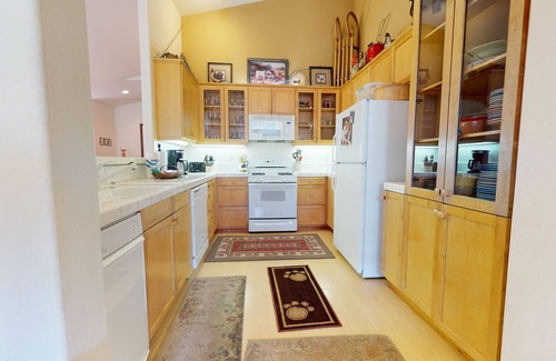 Mammoth Lakes Condo | Snowcreek V 760 Pet-Friendly, Amazing Mountain Views, Private 2 Car Garage, Washer Dryer by RedAwning