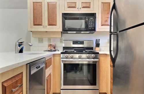 Killington Condo | SnowCub - Indoor Pool Hot Tub Sauna Fireplace