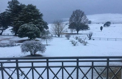 The Brothers Cottage | Snowdrift Cottage at Springwell - Historical Farm Stay