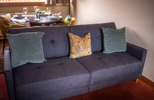 Motherwell House | Snug Modern Home in Motherwell