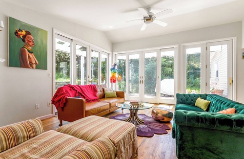 Rhinebeck House | Soak in the hot-tub at Rainbow Oasis Rhinebeck. Pet-friendly!
