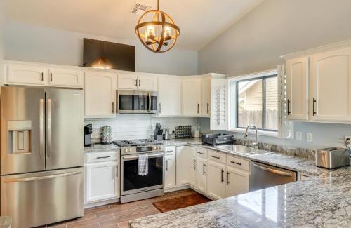Show Low House | Soak Under Snowy Skies Show Low Home 3 Mi to Lake