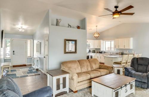Show Low House | Soak Under Snowy Skies Show Low Home 3 Mi to Lake