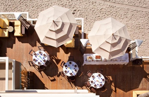 Laguna Beach Hotel | Soak Up Sun with Beach Loungers, Outdoor Pools & Walks to Laguna Art Museum