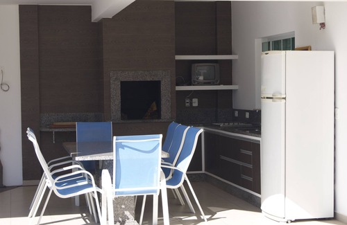Mariscal House | Sobrado Mariscal with 3 Suites with air conditioning, Swimming pool, Barbecue and wifi