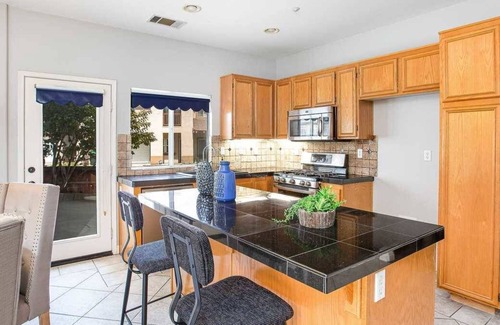 Loma Linda House | SoCal Masterwork on Gower