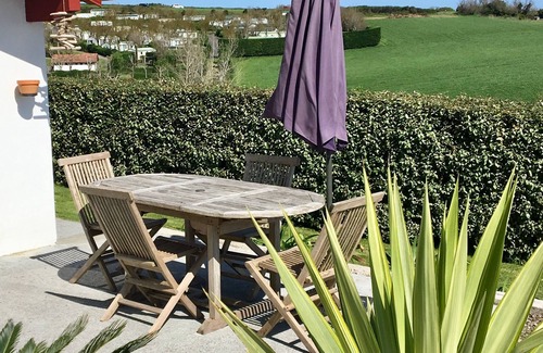 Behobie Apartment | Socoa, foam and wild flowers for this rental sea view St Jean de Luz