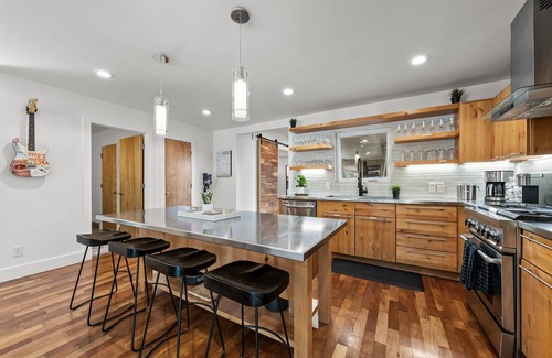 Galindo House | SocoVilla: Downtown/Pool/Golf Green/FirePit/18 Beds