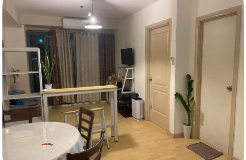 Highway Hills Apartment | SOHO Central 1 BR Big Sized with balcony