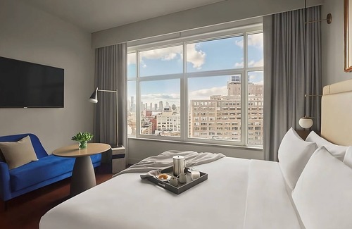 SoHo Hotel | SoHo Deluxe King Room at ModernHaus SoHo