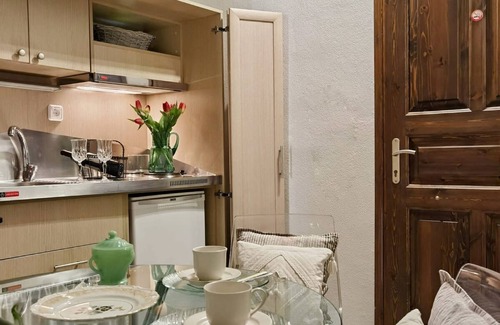 Old Town Rethymnon House | Sohora s Spring Sanctuary - Paradise Courtyard Gem