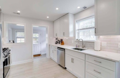 Seminary Hill House | Sojourn on Duke NEW 3 BR in Alexandria