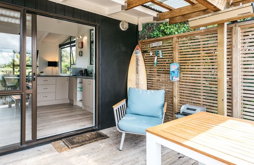 Surfdale Cottage | Sol Spa Oasis - Surfdale Holiday Home