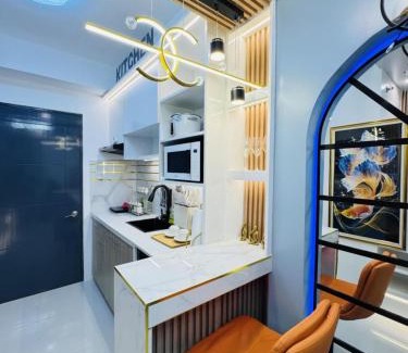 Bantud Hacienda Apartment | Solaria Mi Casa High Rise, Stylish & Cozy Family Suite