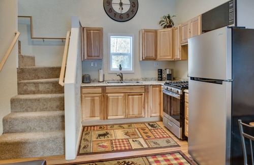 Kalifornsky Cabin | Soldotna Vacation Rental ~ 8 Mi to Kenai River!