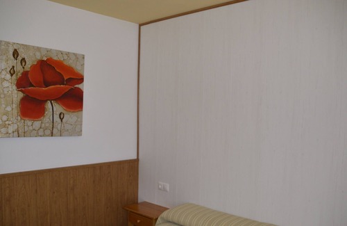 Pozo Alcon Cottage | Soler Rural Lodging for 15 people.