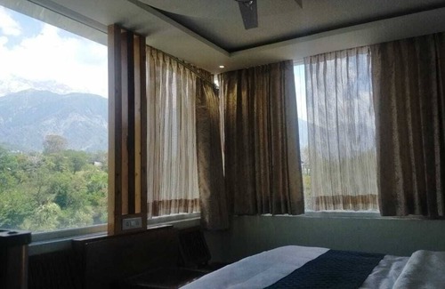 Sidhpur Hotel | SOLITUDE